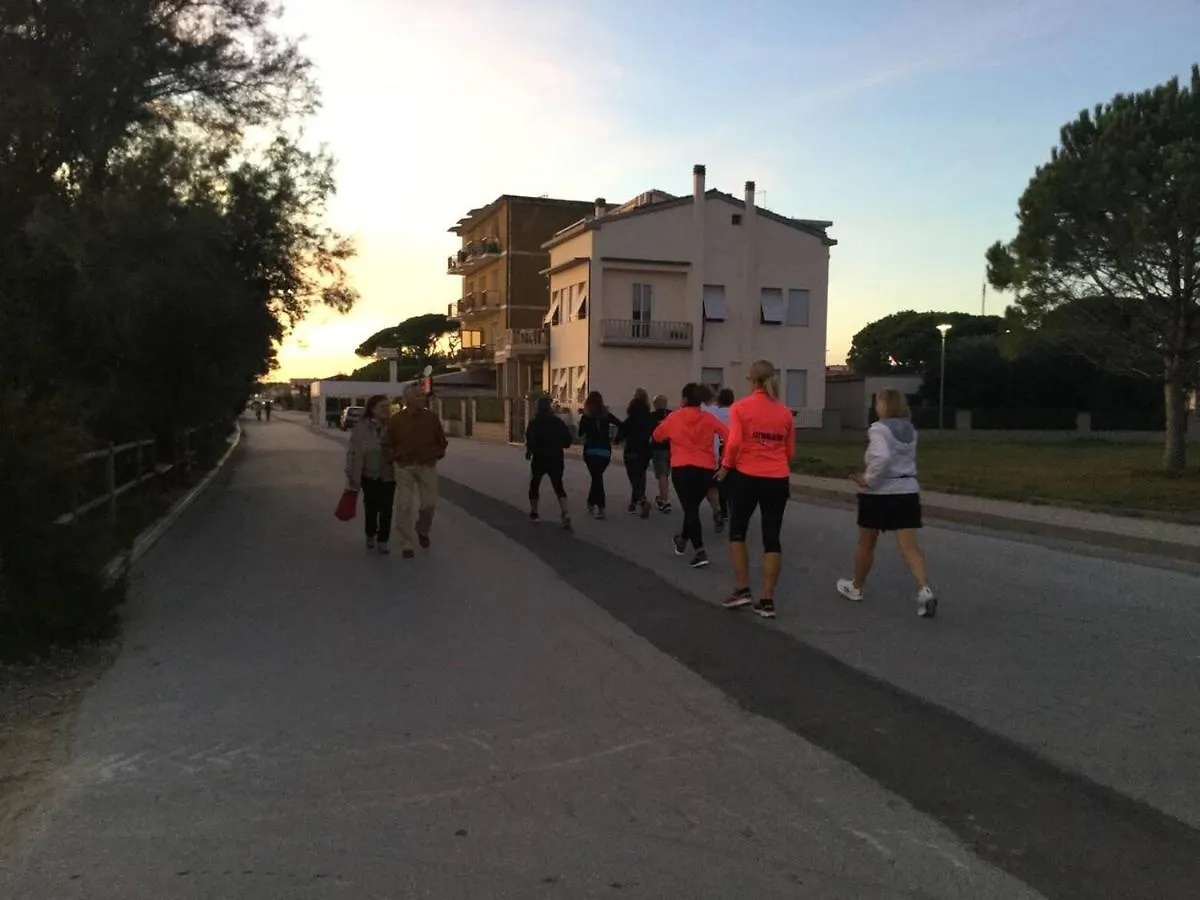 Follonica Toscana 100 M Dal Mare Pratoranieri Big